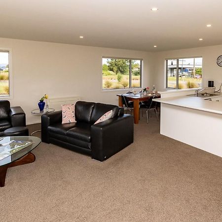 Poppa Pete'S - Te Anau Holiday Home Экстерьер фото