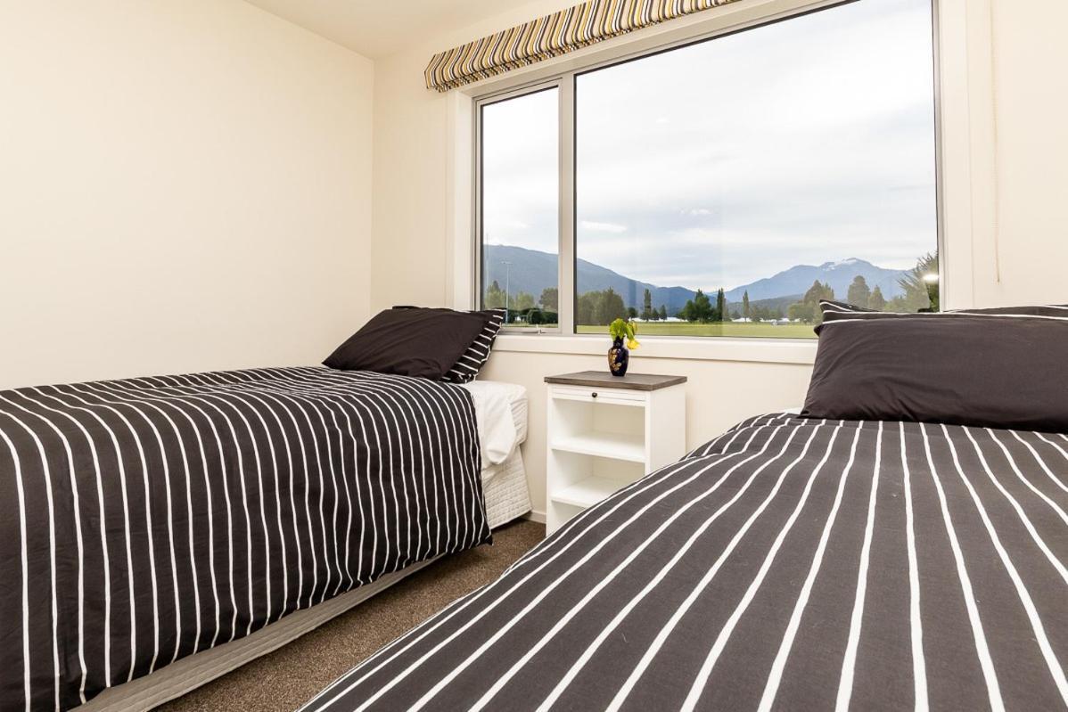 Poppa Pete'S - Te Anau Holiday Home Экстерьер фото