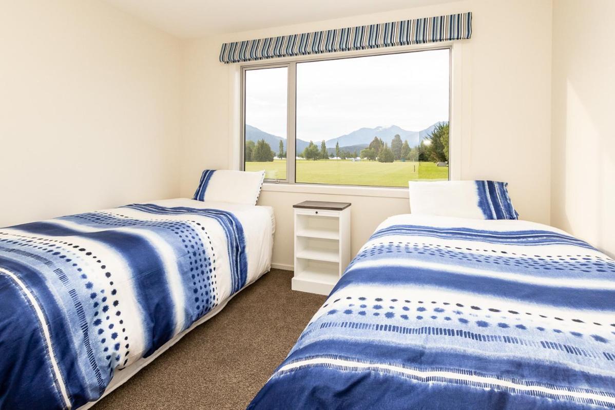Poppa Pete'S - Te Anau Holiday Home Экстерьер фото